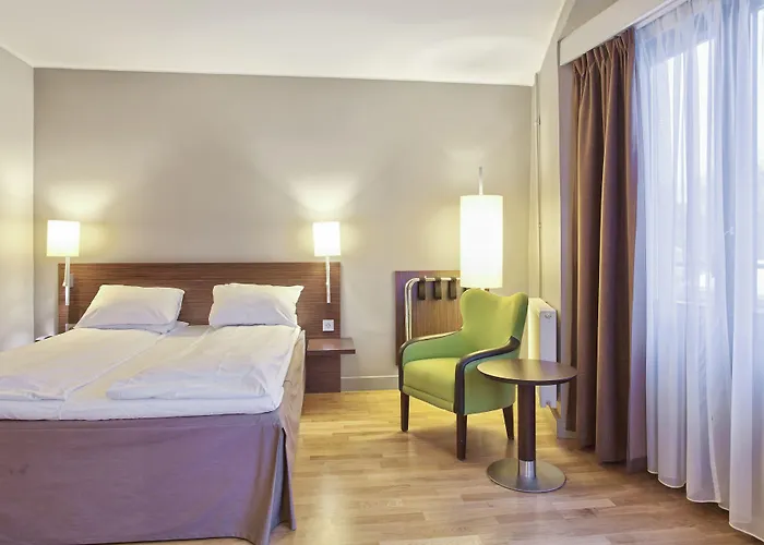 Отель Thon Slottsparken Осло