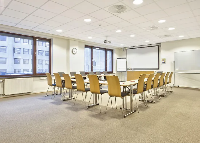 Thon Slottsparken Отель Осло