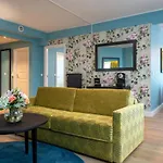 Отель Thon Slottsparken 4*