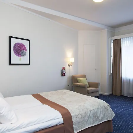 Thon Slottsparken 4* אוסלו